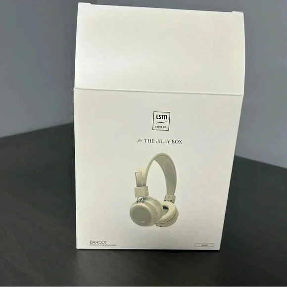 LSTN Sound Co. x Jilly Box: Bardot Wireless Headphone - Picture 2 of 9